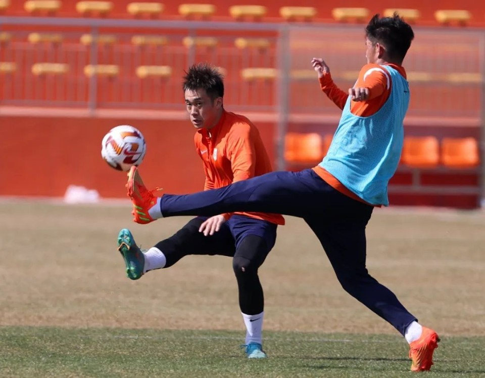 网球淘汰赛，关中闪电队与雪域玄武队强势反弹，体能对抗拉满！禁区内连续解围(网球赛非迫性失误)